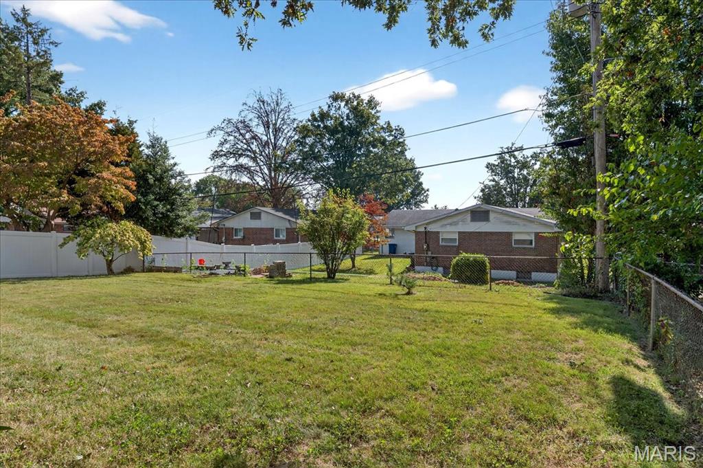 Lin-Tel Manor - Residential