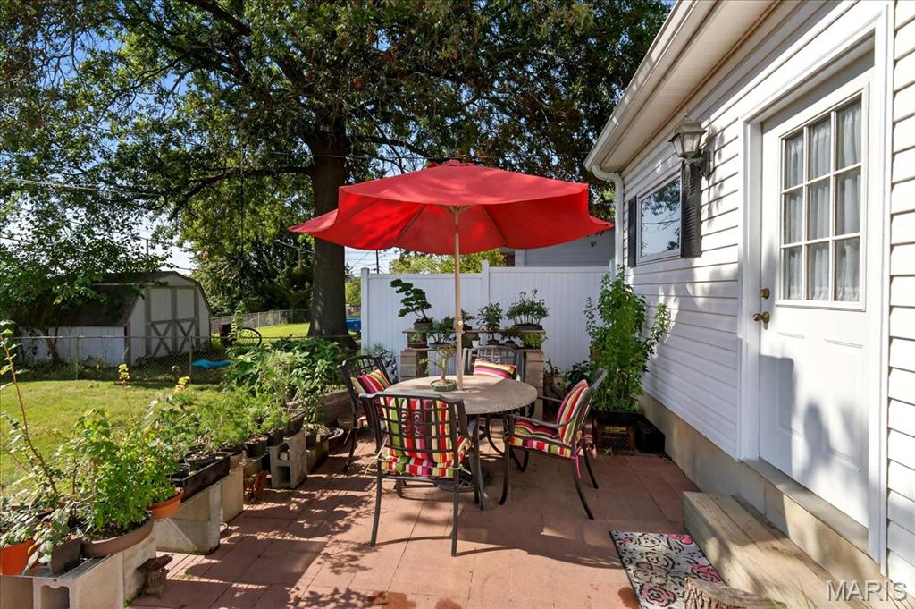 Lin-Tel Manor - Residential