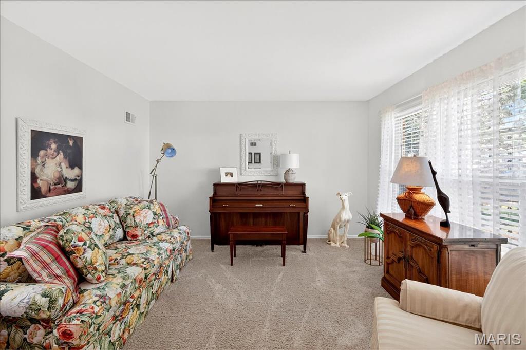 Lin-Tel Manor - Residential