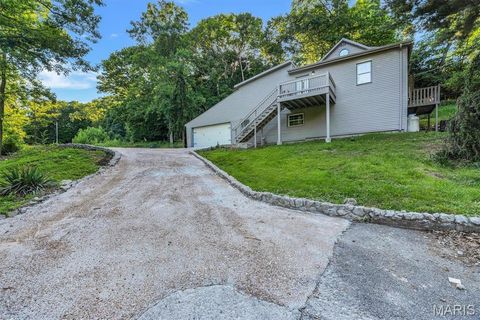 Photo of 635 Castlewood Drive, Ballwin, MO 63021 (MLS # 26035161)