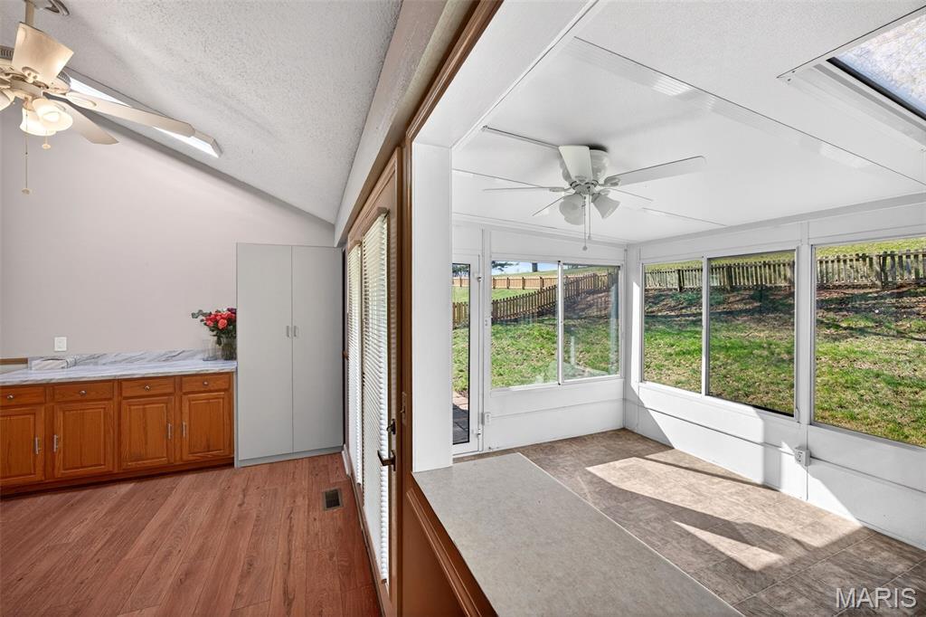 Country Lane Woods Second Add - Residential Lease