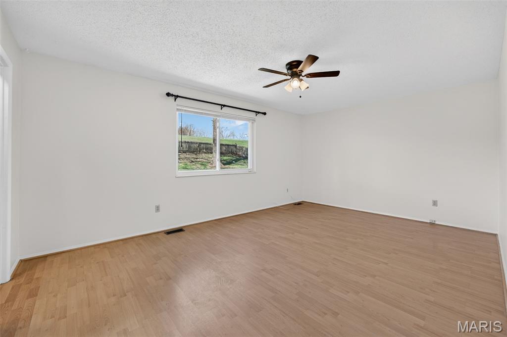 Country Lane Woods Second Add - Residential Lease