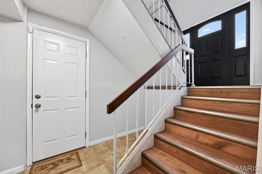 Country Lane Woods Second Add - Residential Lease