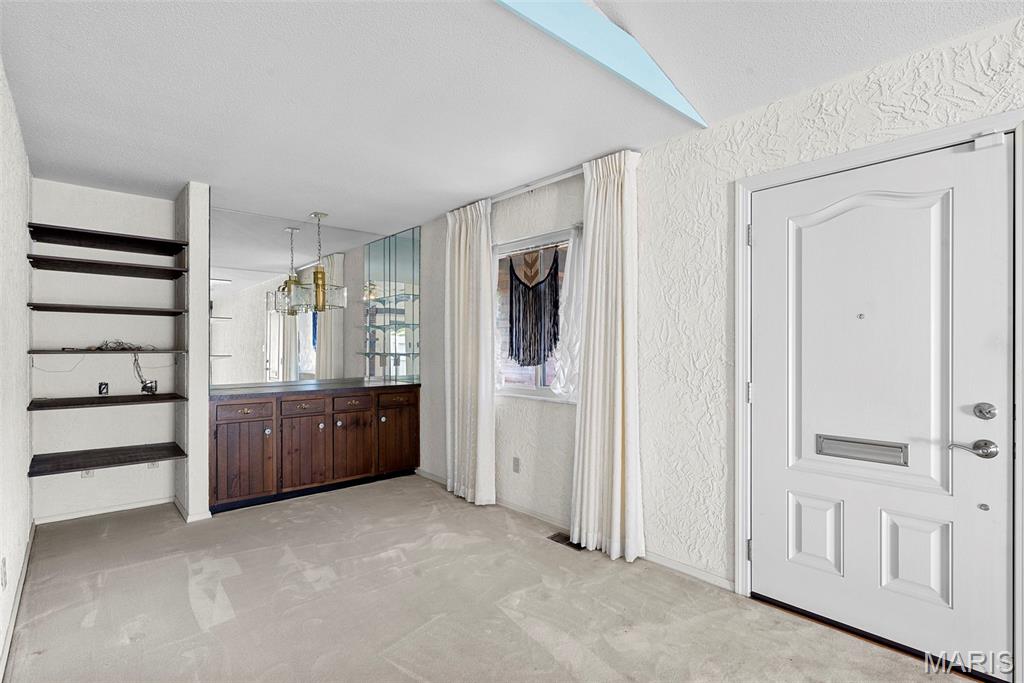 St Charles, Missouri 63303, United States, 2 Bedrooms Bedrooms, ,3 BathroomsBathrooms,Residential,Pending,141794