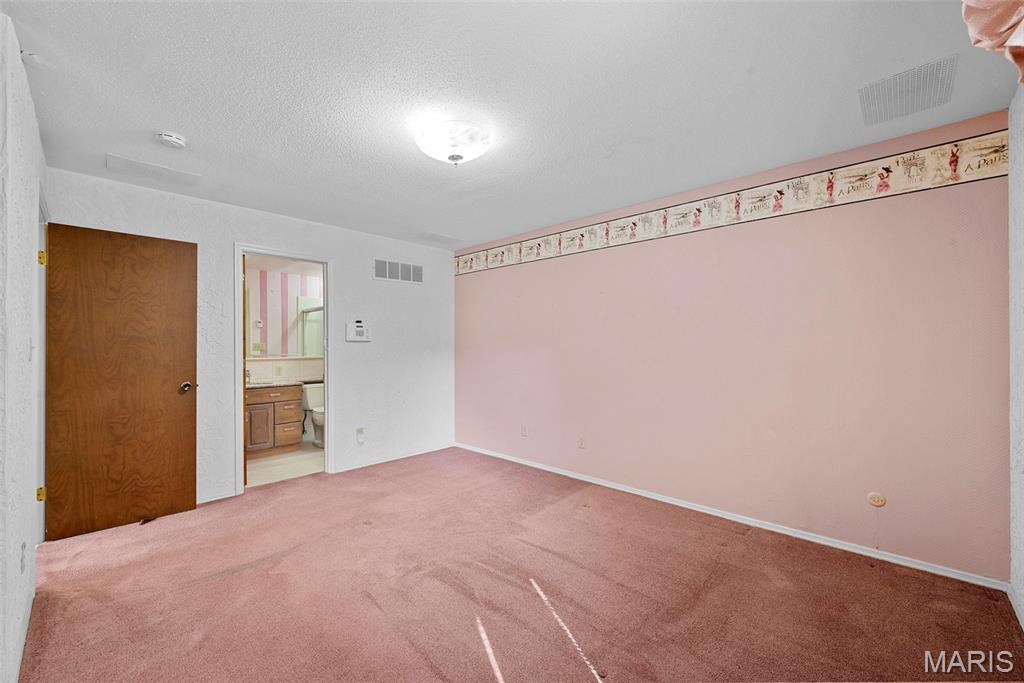 St Charles, Missouri 63303, United States, 2 Bedrooms Bedrooms, ,3 BathroomsBathrooms,Residential,Pending,141794