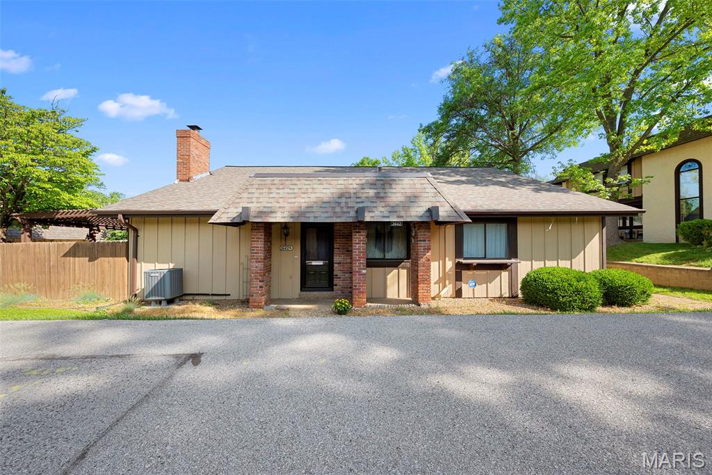 St Charles, Missouri 63303, United States, 2 Bedrooms Bedrooms, ,3 BathroomsBathrooms,Residential,Pending,141794