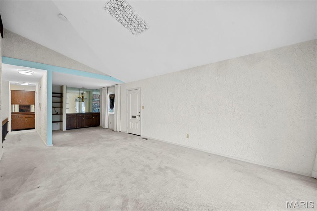 St Charles, Missouri 63303, United States, 2 Bedrooms Bedrooms, ,3 BathroomsBathrooms,Residential,Pending,141794