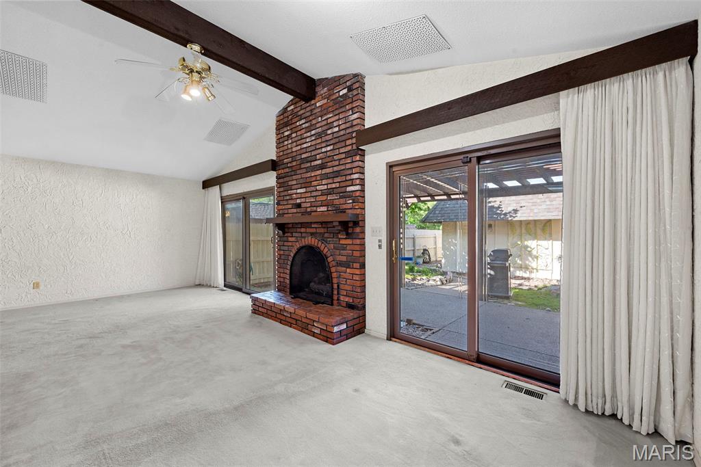 St Charles, Missouri 63303, United States, 2 Bedrooms Bedrooms, ,3 BathroomsBathrooms,Residential,Pending,141794