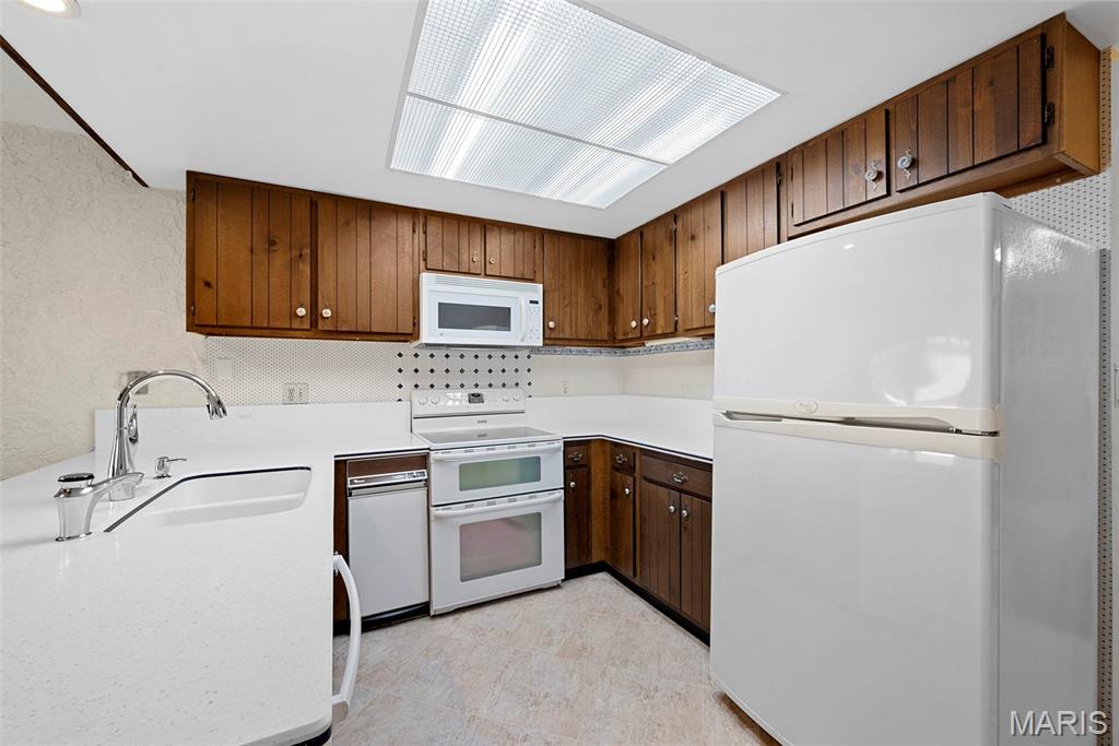 St Charles, Missouri 63303, United States, 2 Bedrooms Bedrooms, ,3 BathroomsBathrooms,Residential,Pending,141794