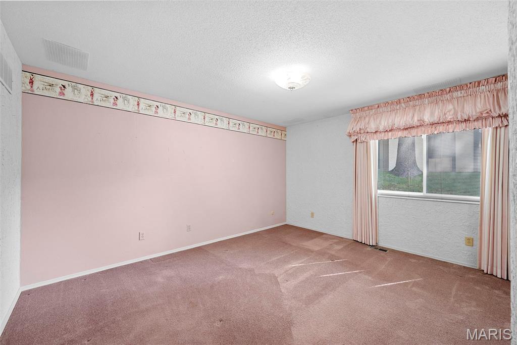 St Charles, Missouri 63303, United States, 2 Bedrooms Bedrooms, ,3 BathroomsBathrooms,Residential,Pending,141794