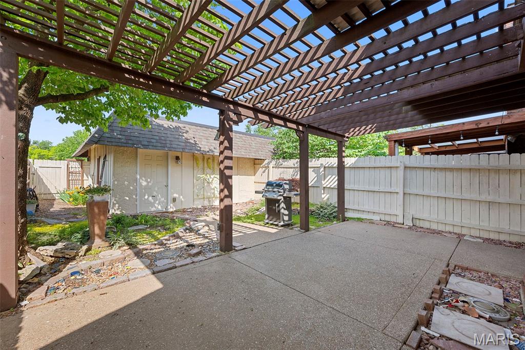 St Charles, Missouri 63303, United States, 2 Bedrooms Bedrooms, ,3 BathroomsBathrooms,Residential,Pending,141794