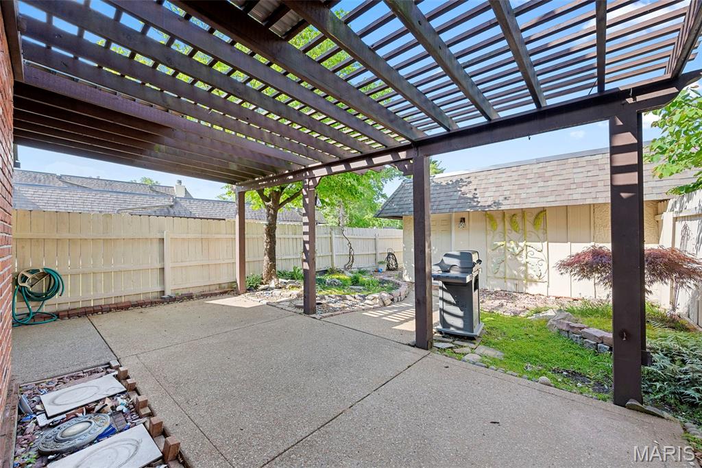 St Charles, Missouri 63303, United States, 2 Bedrooms Bedrooms, ,3 BathroomsBathrooms,Residential,Pending,141794