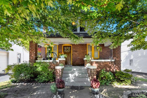 Photo of 2507 Bredell Avenue, Maplewood, MO 63143 (MLS # 26062967)