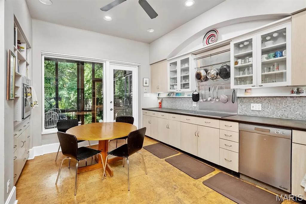 Newstead/McPherson Sub - Residential Lease