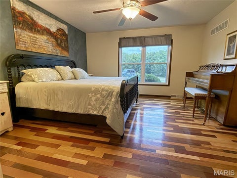 Tiny photo for 15510 Highway Nn, Bowling Green, MO 63334 (MLS # 26062057)