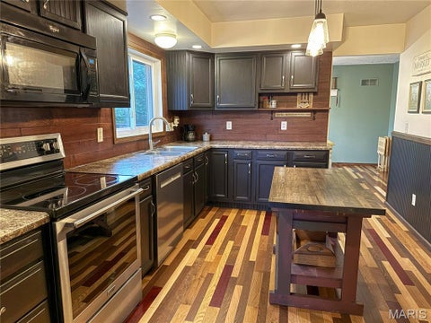 Tiny photo for 15510 Highway Nn, Bowling Green, MO 63334 (MLS # 26062057)