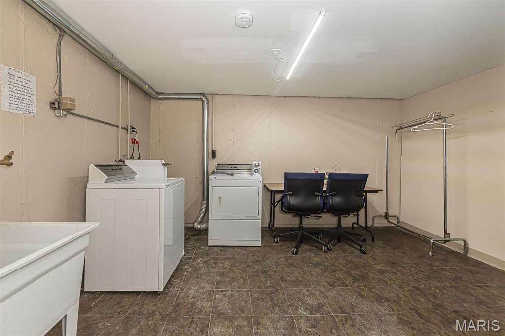 Lin Capri Condo - Residential