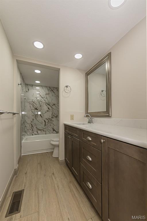Lin Capri Condo - Residential