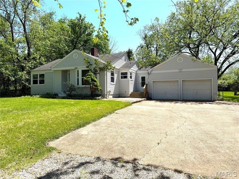 Photo of 17042 Manchester Road, Wildwood, MO 63040 (MLS # 26014718)