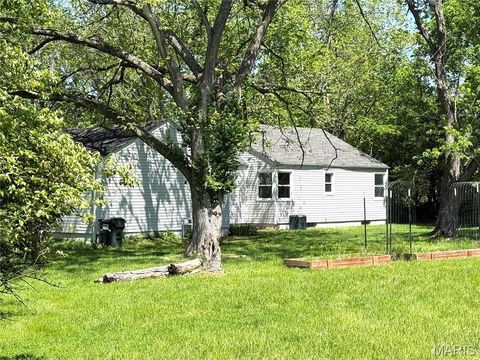 Tiny photo for 17042 Manchester Road, Wildwood, MO 63040 (MLS # 26014718)