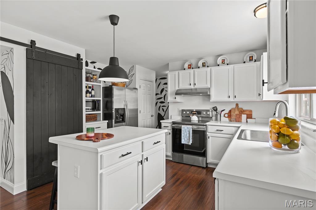 St Peters, Missouri 63376, United States, 4 Bedrooms Bedrooms, ,3 BathroomsBathrooms,Residential,Pending,180738