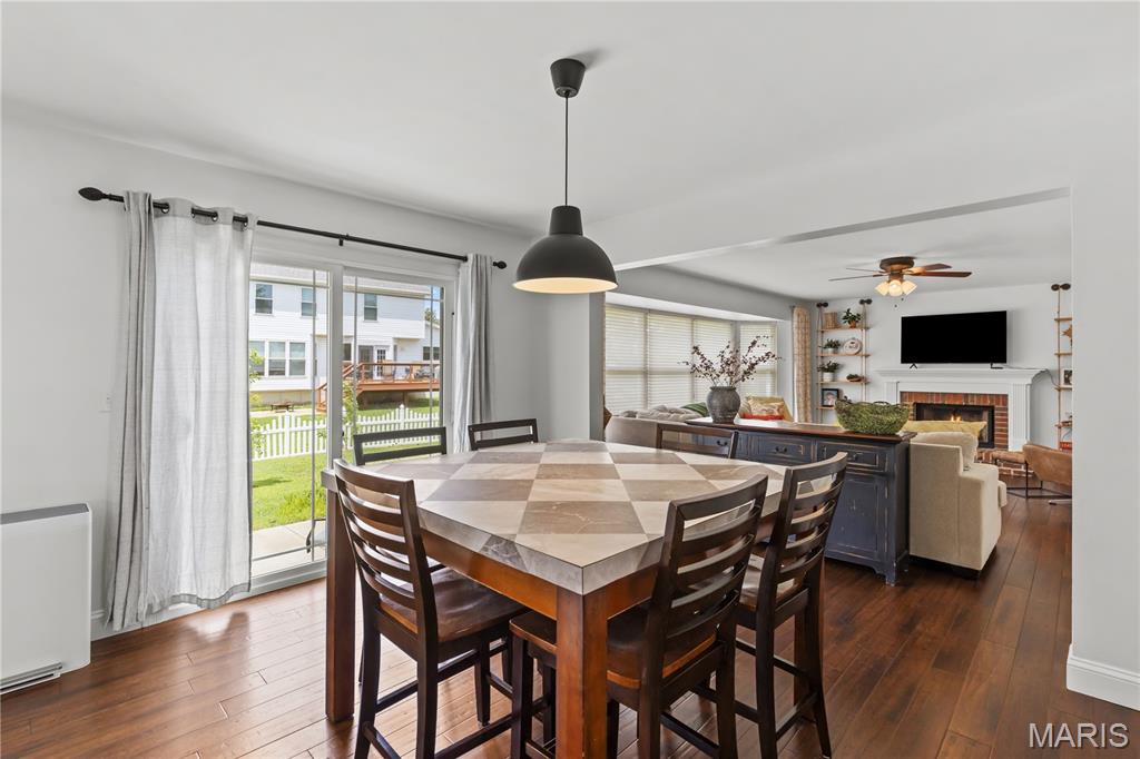 St Peters, Missouri 63376, United States, 4 Bedrooms Bedrooms, ,3 BathroomsBathrooms,Residential,Pending,180738