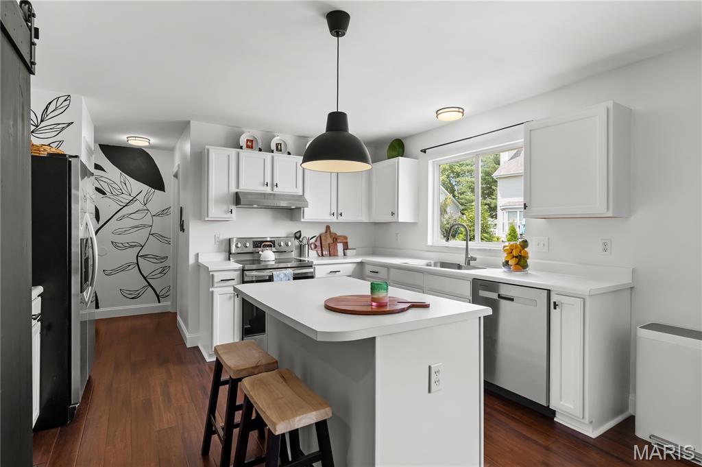 St Peters, Missouri 63376, United States, 4 Bedrooms Bedrooms, ,3 BathroomsBathrooms,Residential,Pending,180738