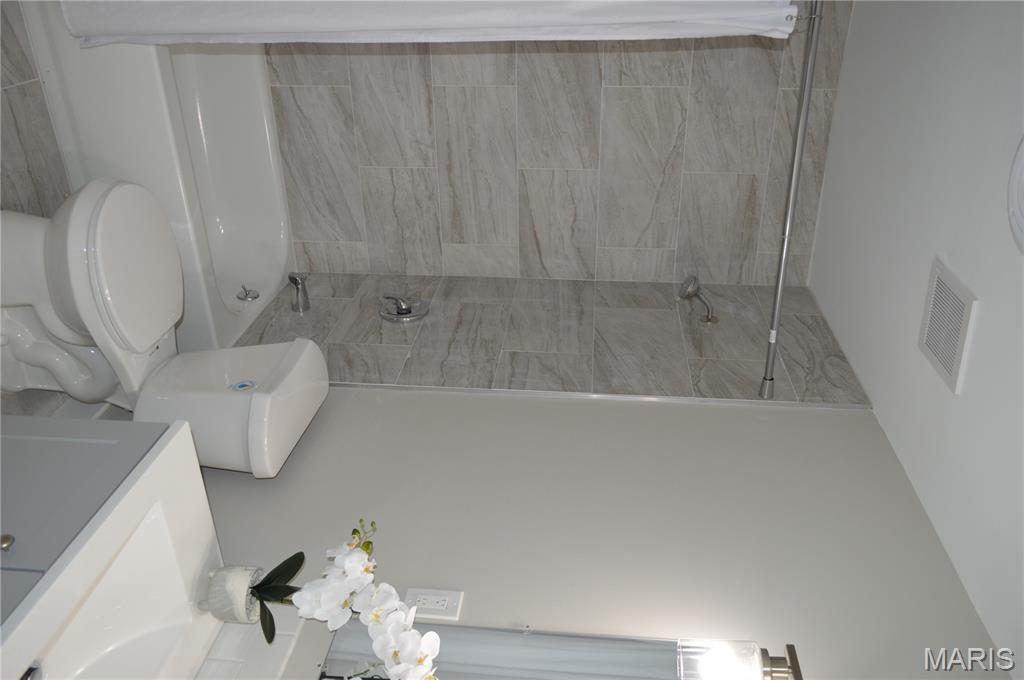 St Louis, Missouri 63134, United States, 3 Bedrooms Bedrooms, ,1 BathroomBathrooms,Residential,Active,190095