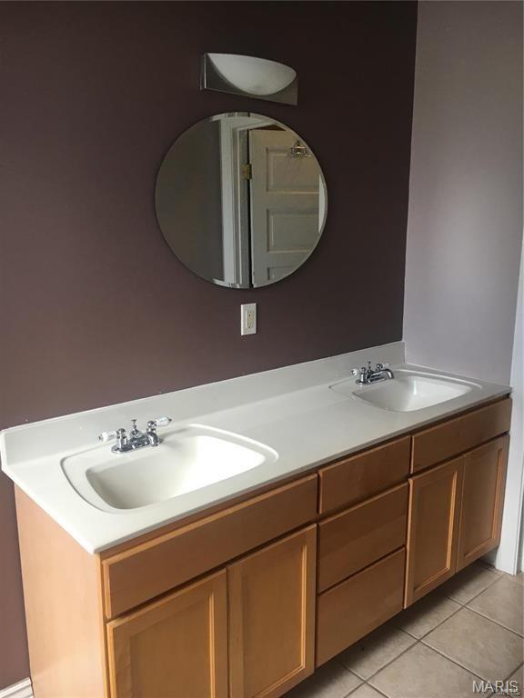 St Louis, Missouri 63110, United States, 3 Bedrooms Bedrooms, ,3 BathroomsBathrooms,Residential,Active,171032