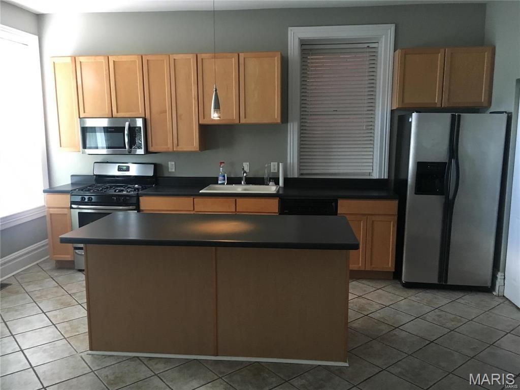 St Louis, Missouri 63110, United States, 3 Bedrooms Bedrooms, ,3 BathroomsBathrooms,Residential,Active,171032