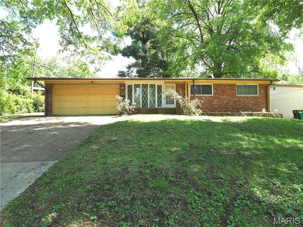 Photo of 10412 Viscount Drive, St Louis, MO 63136 (MLS # 26026502)