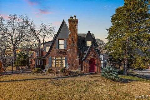 Photo of 7601 Gannon Avenue, University City, MO 63130 (MLS # 25081726)