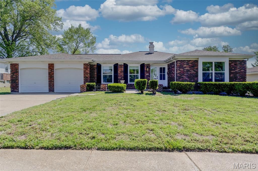 Photo of 2060 Aqueduct Drive, Florissant, MO 63033 (MLS # 26024094)