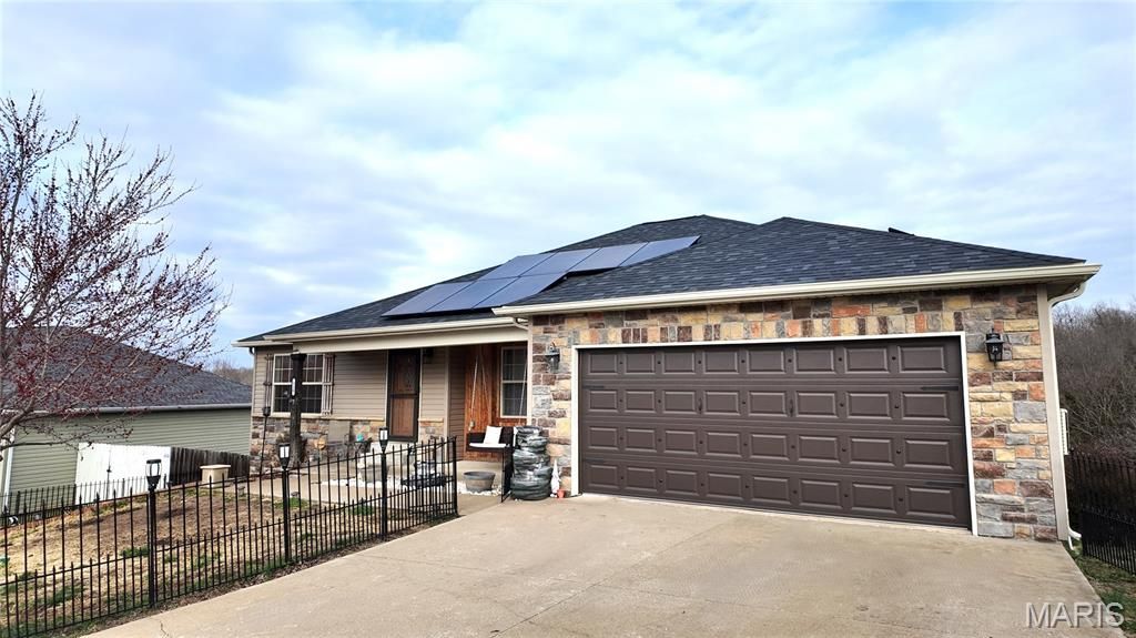 Photo of 110 Sandstone Drive, St Robert, MO 65584 (MLS # 26013668)