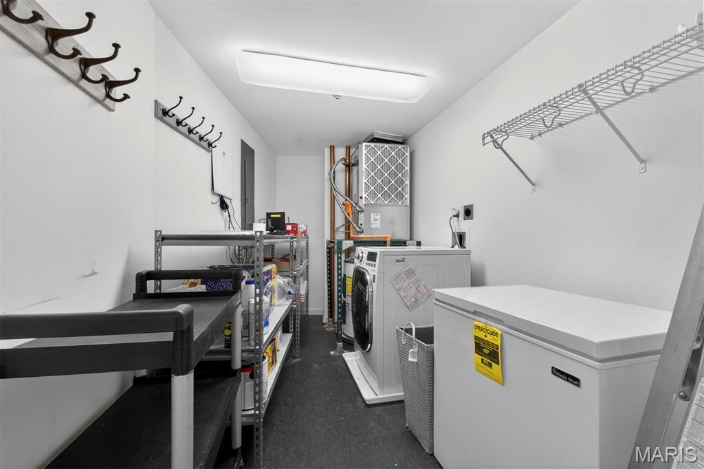 Syndicate Bldg Condos - Residential