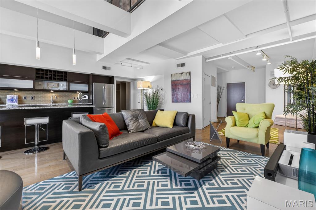 Syndicate Bldg Condos - Residential