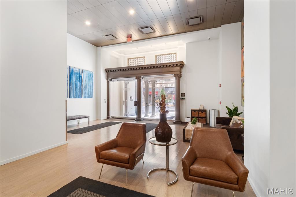 Syndicate Bldg Condos - Residential