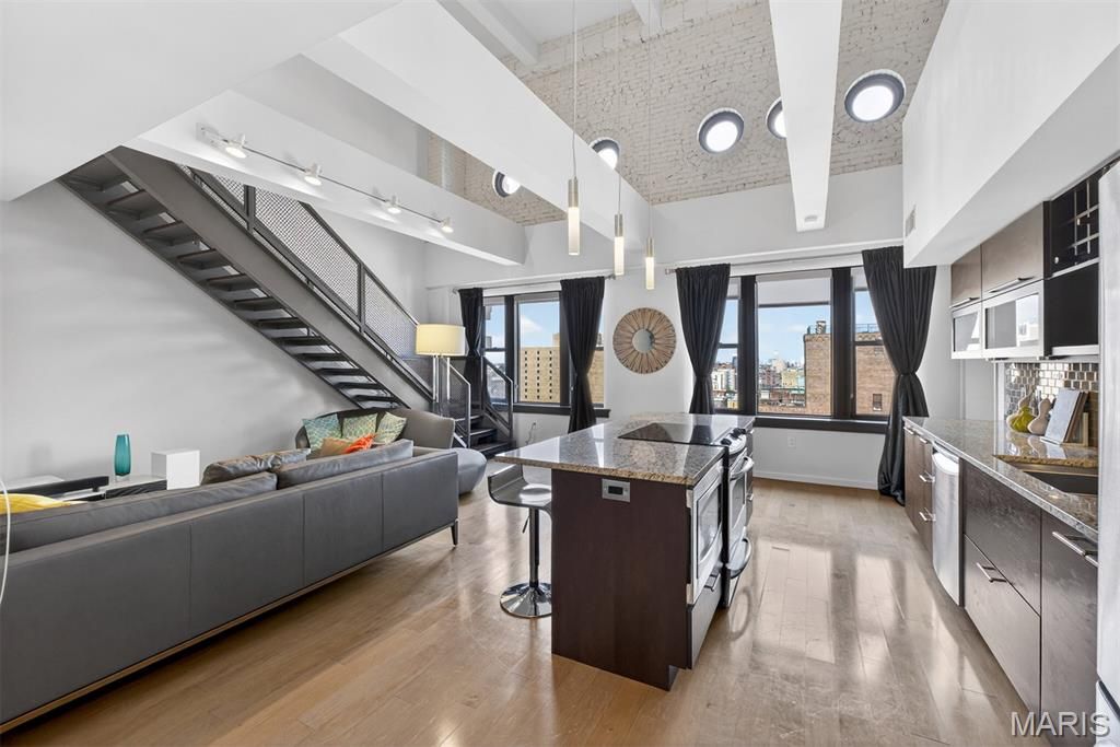 Photo of 915 Olive Street #1605, St Louis, MO 63101 (MLS # 26019905)