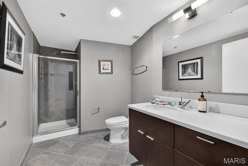 Syndicate Bldg Condos - Residential