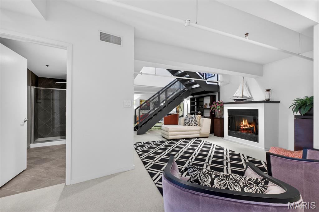 Syndicate Bldg Condos - Residential