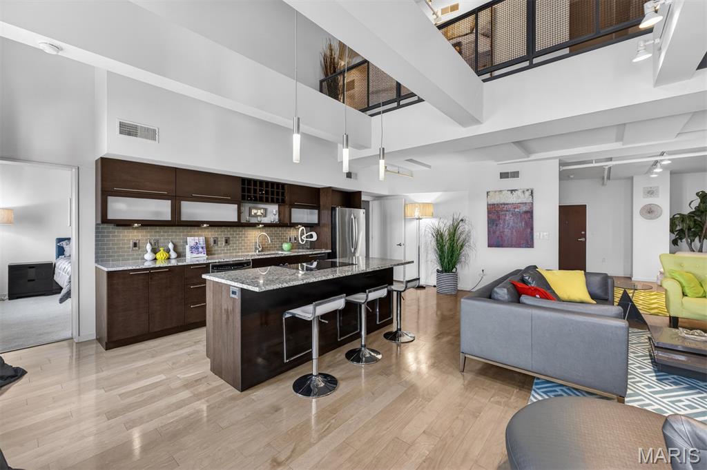 Syndicate Bldg Condos - Residential