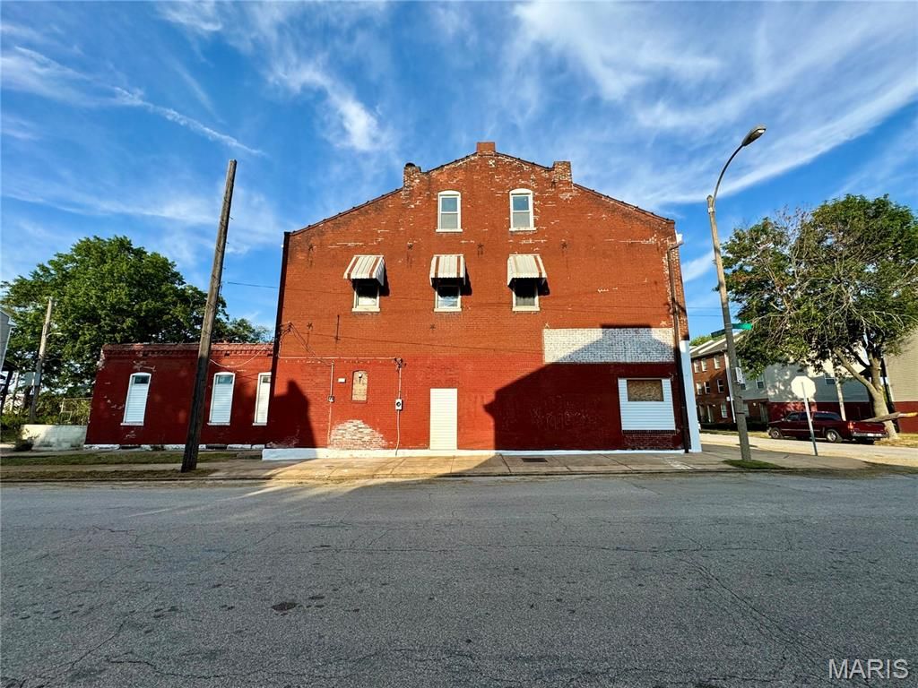 Photo of 1929 E Obear Ave Ave, St Louis, MO 63107 (MLS # 26023594)