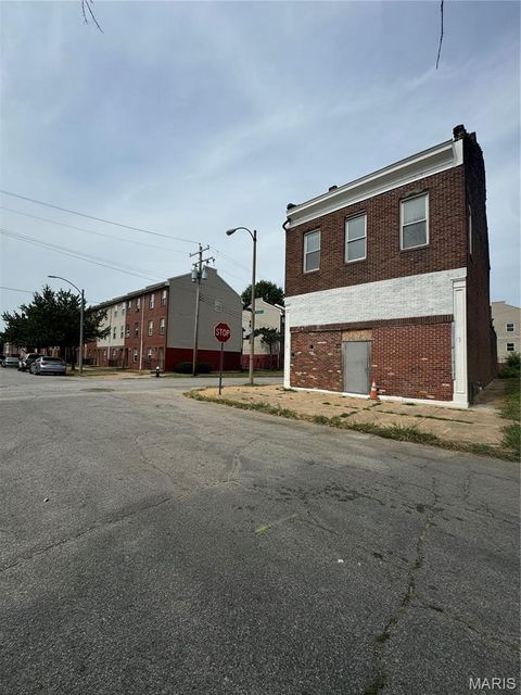 1929 E Obear Ave St Louis MO 63107