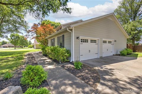 Tiny photo for 126 Larkspur Lane, Sikeston, MO 63801 (MLS # 26030161)