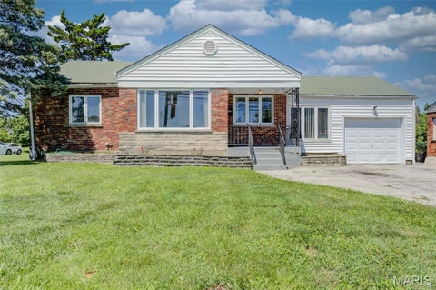 Photo of 8351 S Laclede Station Road, Unincorporated, MO 63123 (MLS # 26037594)