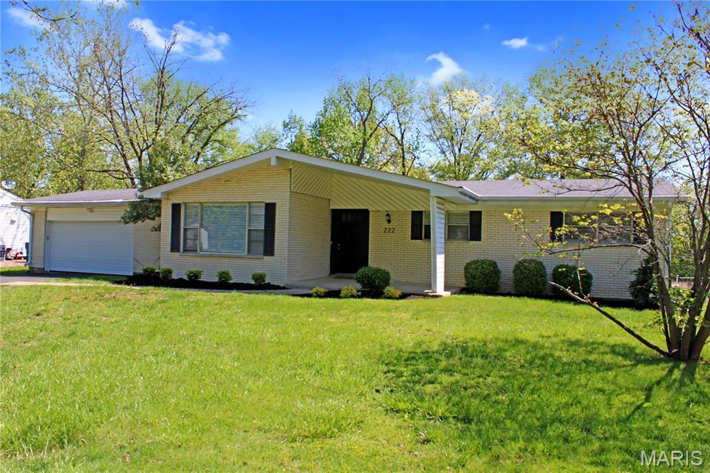Photo of 222 Pleasant Grove Avenue, Ballwin, MO 63011 (MLS # 26068045)