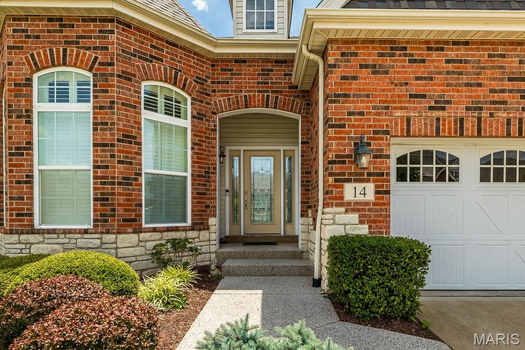 14 Burgundy Place Drive