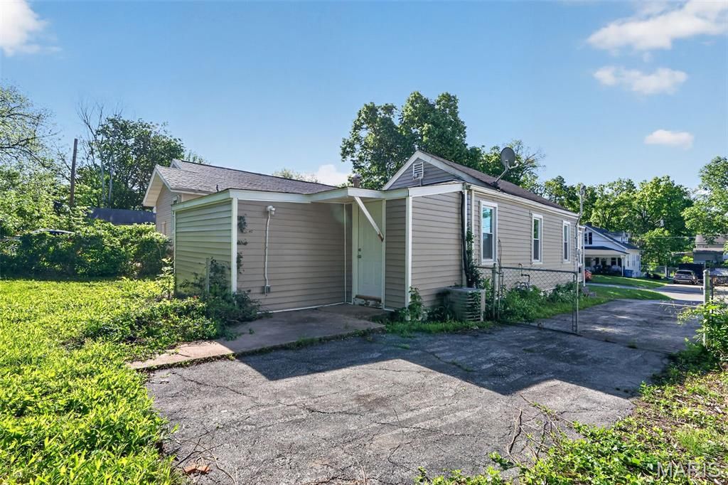 Photo of 9229 Arline Avenue, St Louis, MO 63114 (MLS # 26024651)