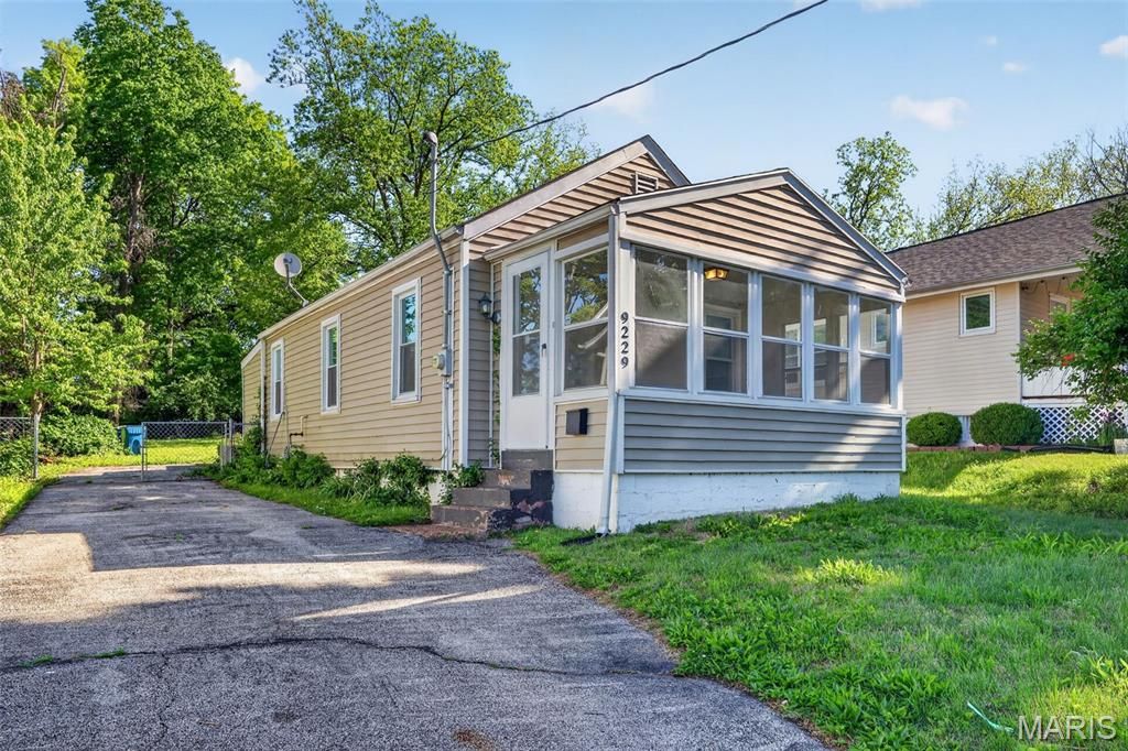 Photo of 9229 Arline Avenue, St Louis, MO 63114 (MLS # 26024651)
