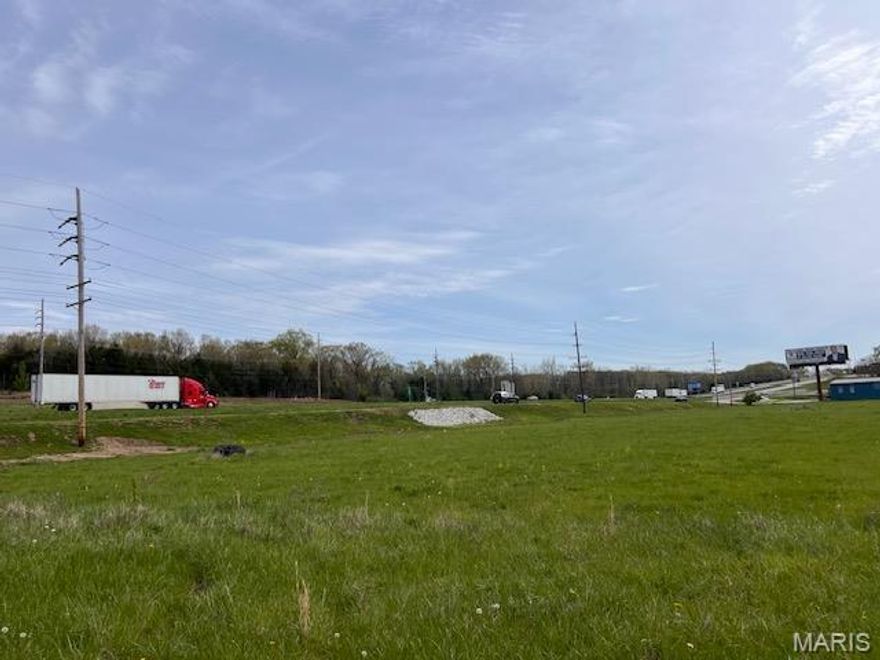 3.25 acres of C-3 commercial zoned property for sale in Warrenton, MO. The city of Warrenton is growing and expansion to this area is ideal for your business. A great location with high visibility and close access to I-70 and Highway 47. Could be used for hotel, multi-family housing, retail, medical etc. (subject to city approval) - Listing of permitted and conditional uses has been uploaded in supplements. Do not miss this great opportunity to purchase prime commercial acreage. Property is partially located in flood plain area. Location: City, High Traffic, Hwy/Interstate Frntg